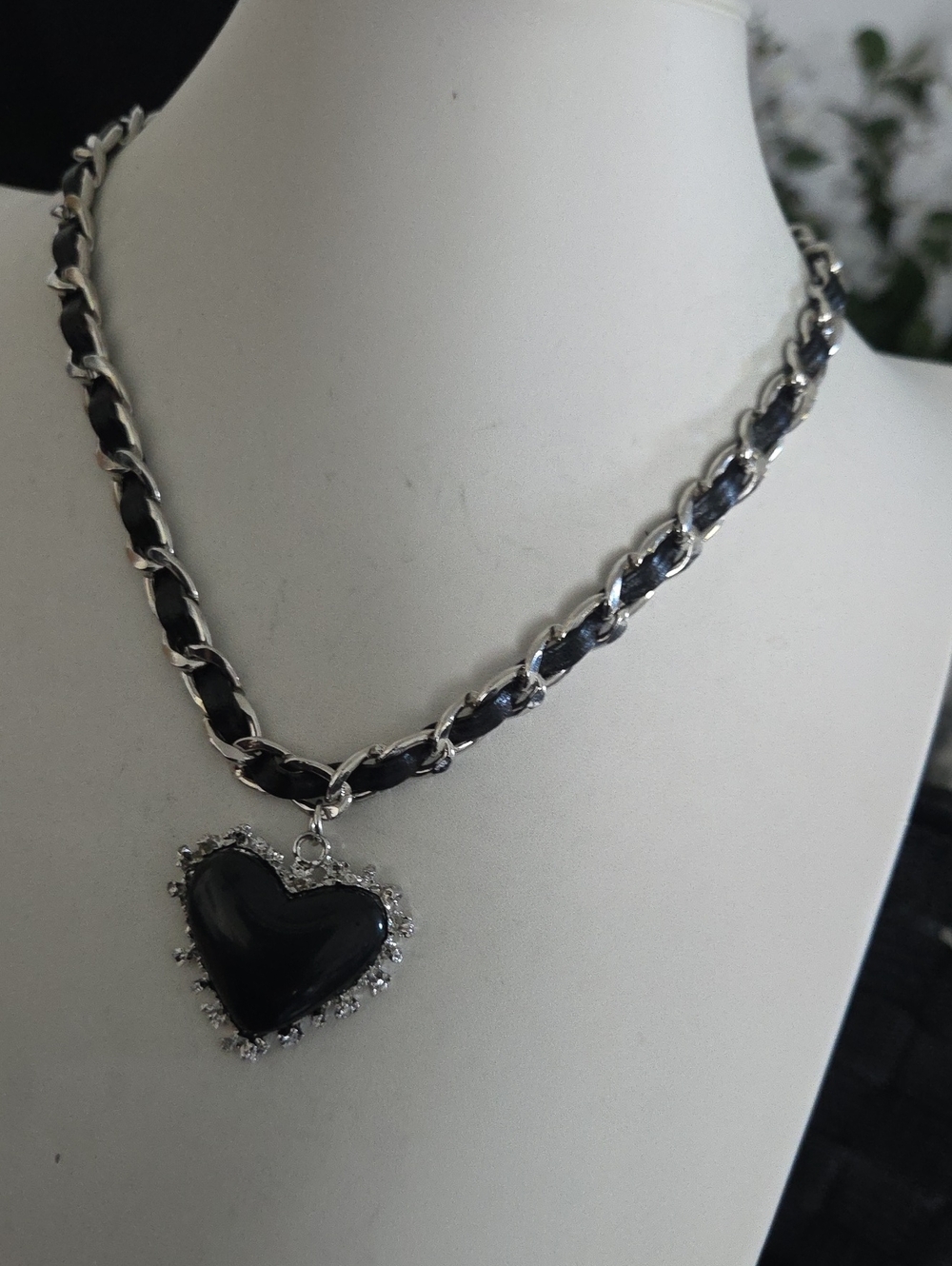 Paparazzi Black And Silver Heart Necklace NWT